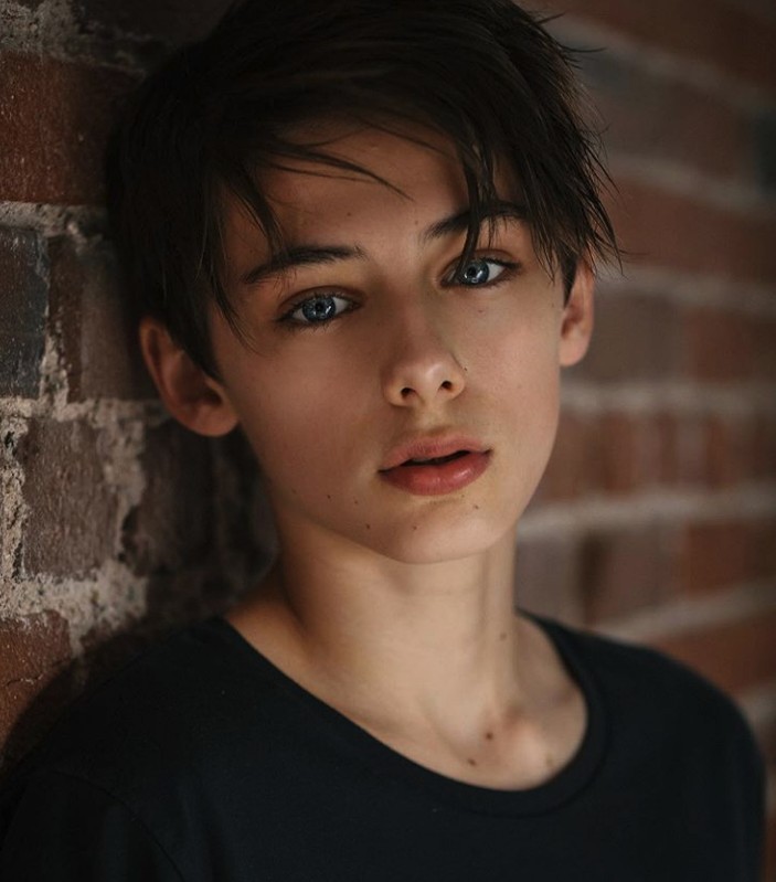 William Franklyn Miller 被譽為「世界第一帥正太」