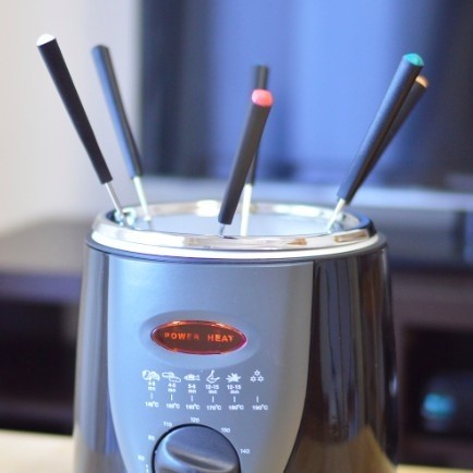 上面的蓋子必須要關起來，這樣才能確保裏面的油夠乾淨，就不用經常要換油！