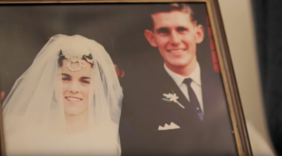 在外國有位一位結婚已經55年的老夫妻Bill和Glad,他們是從小一起長大的青梅竹馬
