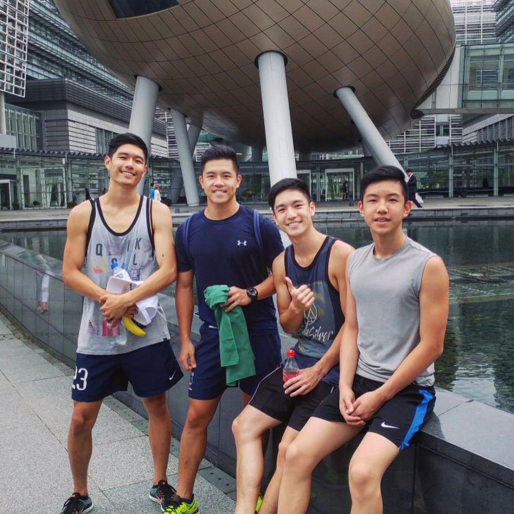 吳偉豪家中有四兄弟同樣相當高質,吳偉豪是排行第三,大哥是當了7年的消防處消防隊長、二哥就是飛機師
