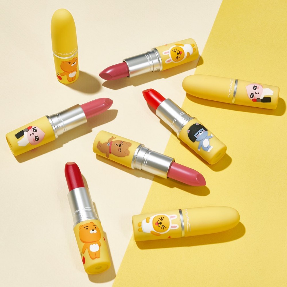 情人節限定「Love Lips」唇膏系列,從包裝紙到外殼變身成清新活潑的黃色,子彈唇膏上印有五款經典角色,Ryan、Apeach、Neo、Muzi、Frodo都全有齊,表情都十分可愛趣致~