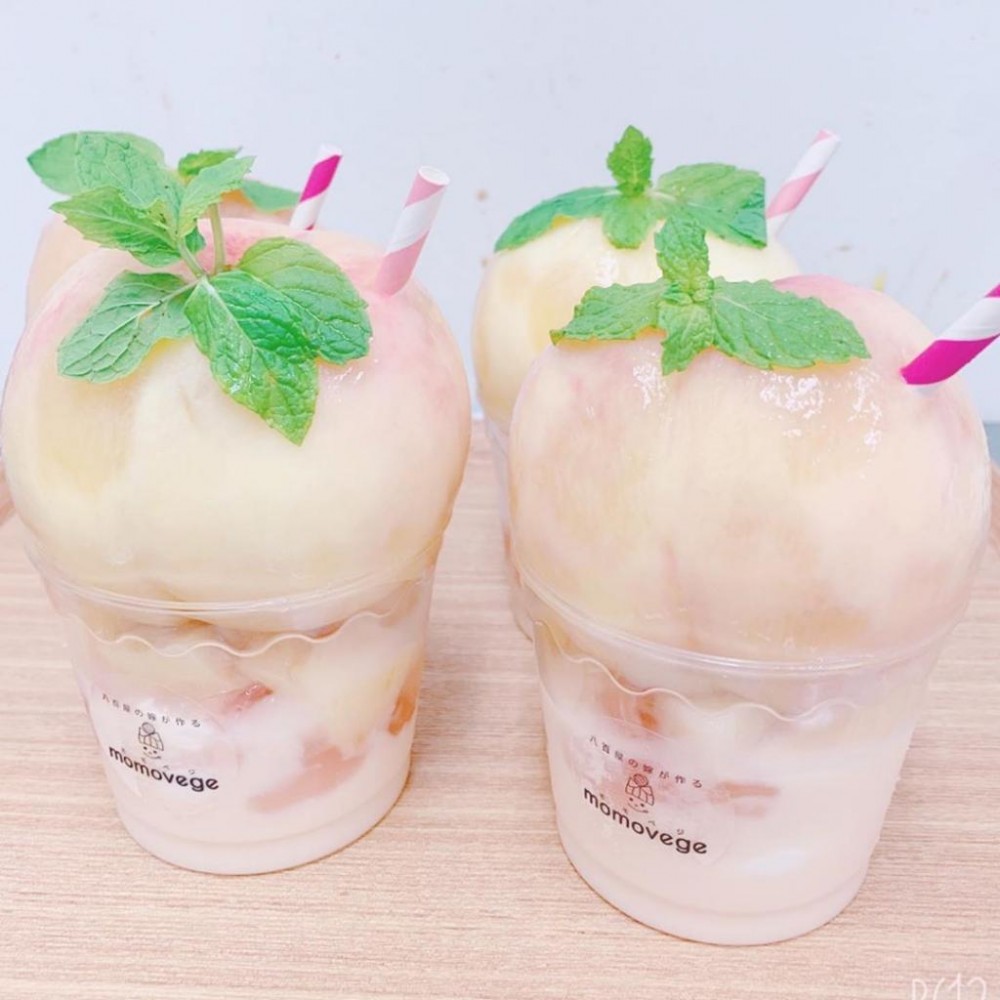 完顆水蜜桃芭菲日本