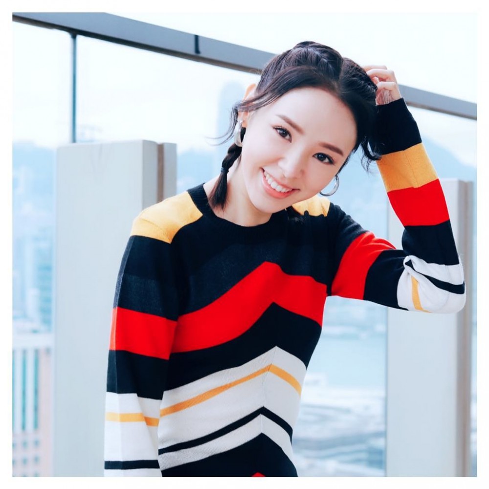 Zoie更透露這次男友是在外地求婚,整個過程相當感動:「雖然佢平時個人悶悶哋,但呢啲嘢都會做足嘅。」