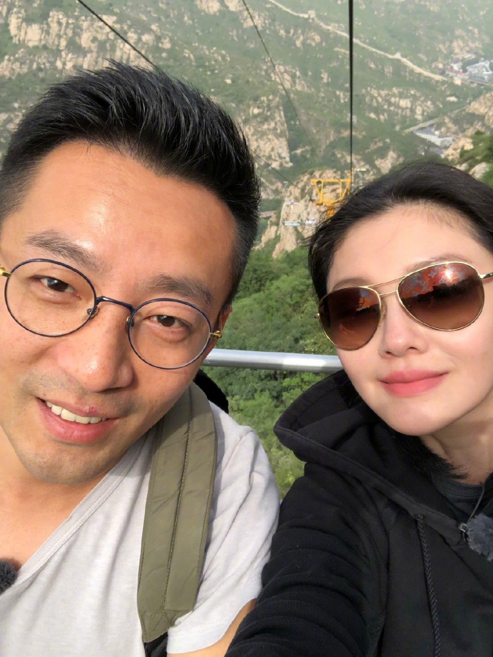對此汪小菲表示公司有給充裕時間員工考慮,但其中4名第二天才回覆,公司也很快擬好同意留下來同事名單,最後只好直接資遣該4名同事