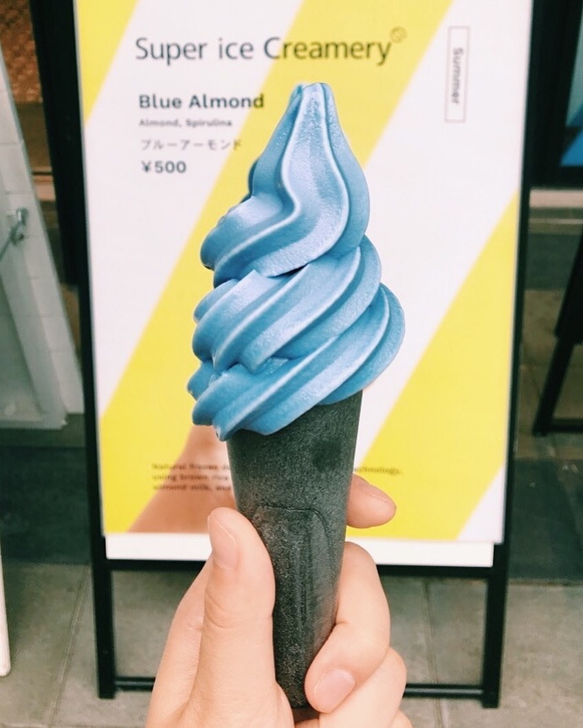 這次想跟大家介紹的是「Super ice Creamery」,這店的雪糕嚴選新鮮水果,再搭配玄米奶、椰奶和杏仁奶等等深受女生喜愛的健康食材所製成