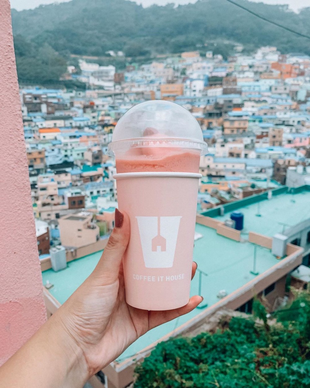 另外這棟cafe是家族產業,2F還有一個韓服體驗Hanbok it house(한복잇집)