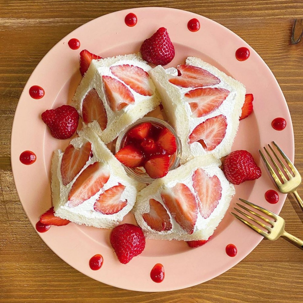 大阪的甜品店momovege 水果奶油三明治