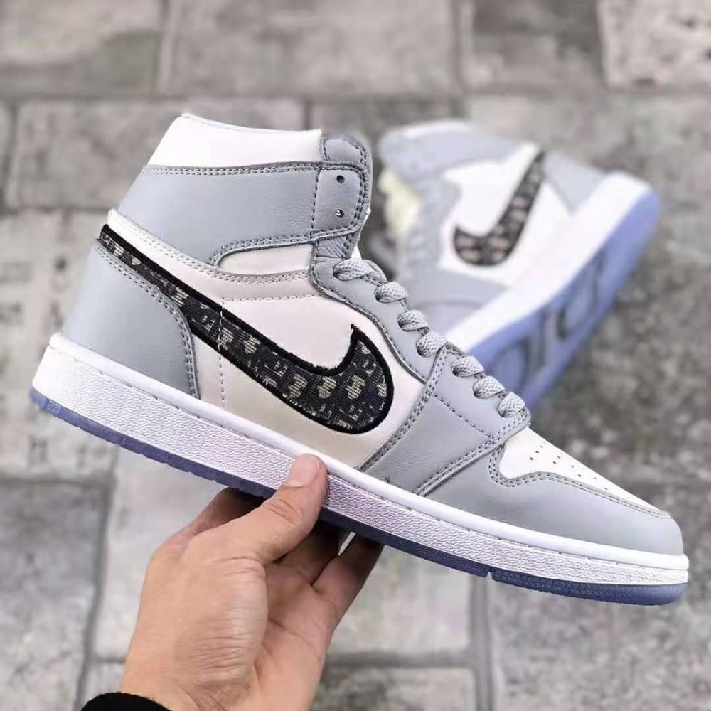 Dior 合作推出 Jordan 1 Retro High Dior