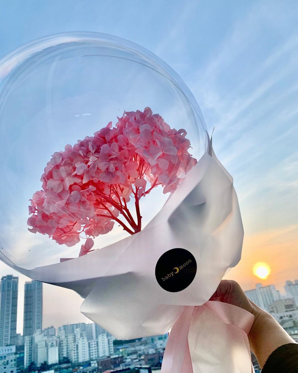 近年來韓國的花藝技巧越來越出色,每隔一段時間就會看到有不少新發明的絕美花束