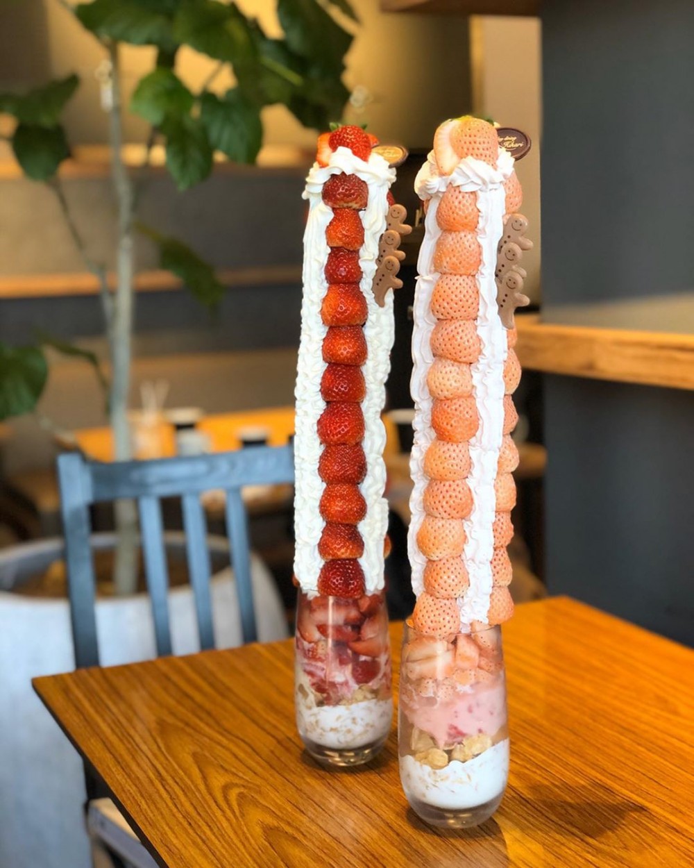 甜度增10倍 日本50cm超巨大 白莓芭菲塔 新鮮原粒草莓 香滑忌廉限定出售 Girlstyle 女生日常 甜度增10倍 日本50cm超巨大 白莓芭菲塔 新鮮原粒草莓 香滑忌廉限定出售 Girlstyle 女生日常