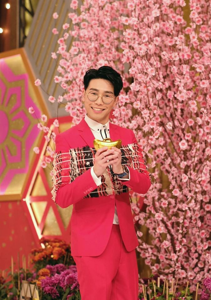 陸浩明(6號)早前於TVB J2台節目《#後生仔傾吓偈》,竟然講錯香港是2003年SARS病毒的源頭