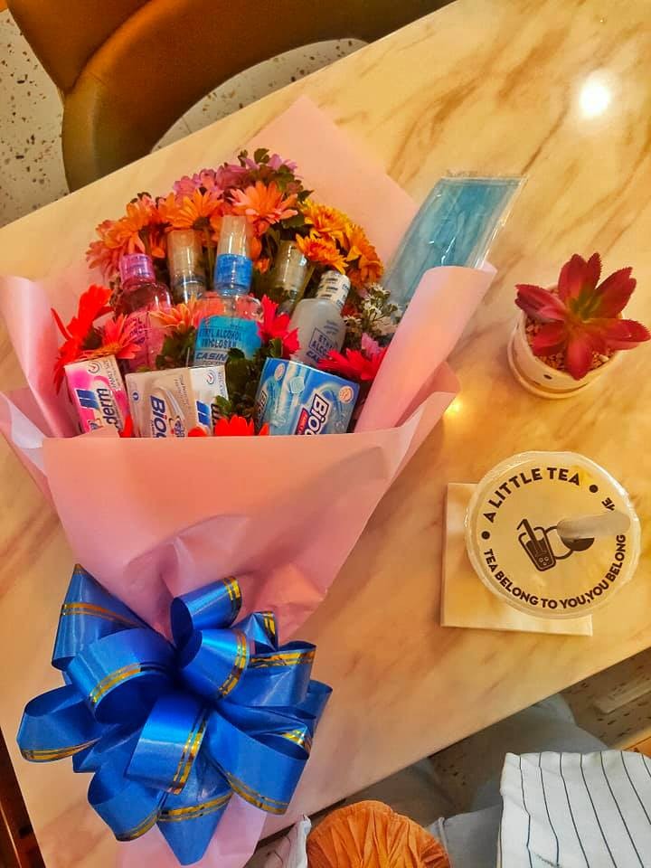 如果有女生今年真的收到這個口罩花束的話，一定一定要好好珍惜這個貼心男友，這一束「口罩花」盛載著滿滿的愛意，甚至有錢都未必買得到啊！