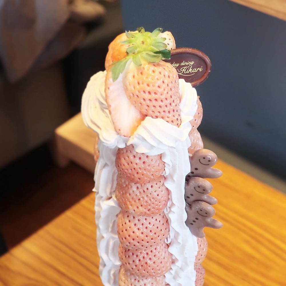 甜度增10倍 日本50cm超巨大 白莓芭菲塔 新鮮原粒草莓 香滑忌廉限定出售 Girlstyle 女生日常 甜度增10倍 日本50cm超巨大 白莓芭菲塔 新鮮原粒草莓 香滑忌廉限定出售 Girlstyle 女生日常