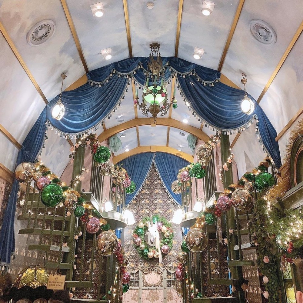 曼谷、最近在 instagram 掀起一陣熱話的宮廷風 Cafe— Sretsis Parlour 放到 bucket list