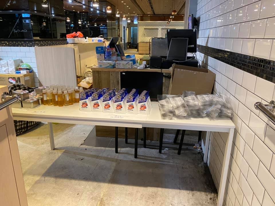 龍門冰室暫緩尖沙咀新店開業,變成防疫物資站免費派發口罩、酒精搓手液!
