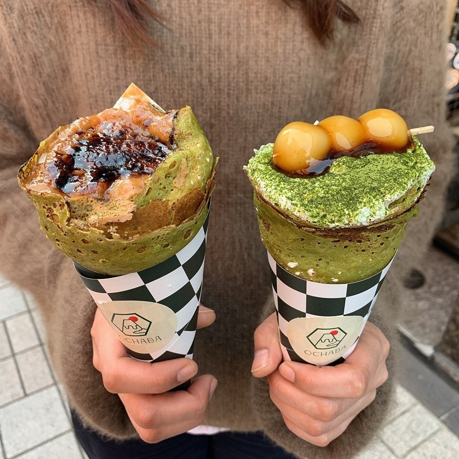 必食的還有看起來超邪惡黑蜜焦糖燉蛋可麗餅,烤得香脆可口的焦糖散發著甜膩的焦香味,配上香滑順口的雞蛋布甸,是不是超心動?