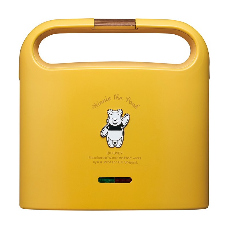 除了鬆餅機之外,還有「飛碟機」,款式就有米奇與小熊維尼兩款