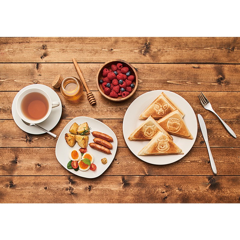 除了鬆餅機之外,還有「飛碟機」,款式就有米奇與小熊維尼兩款