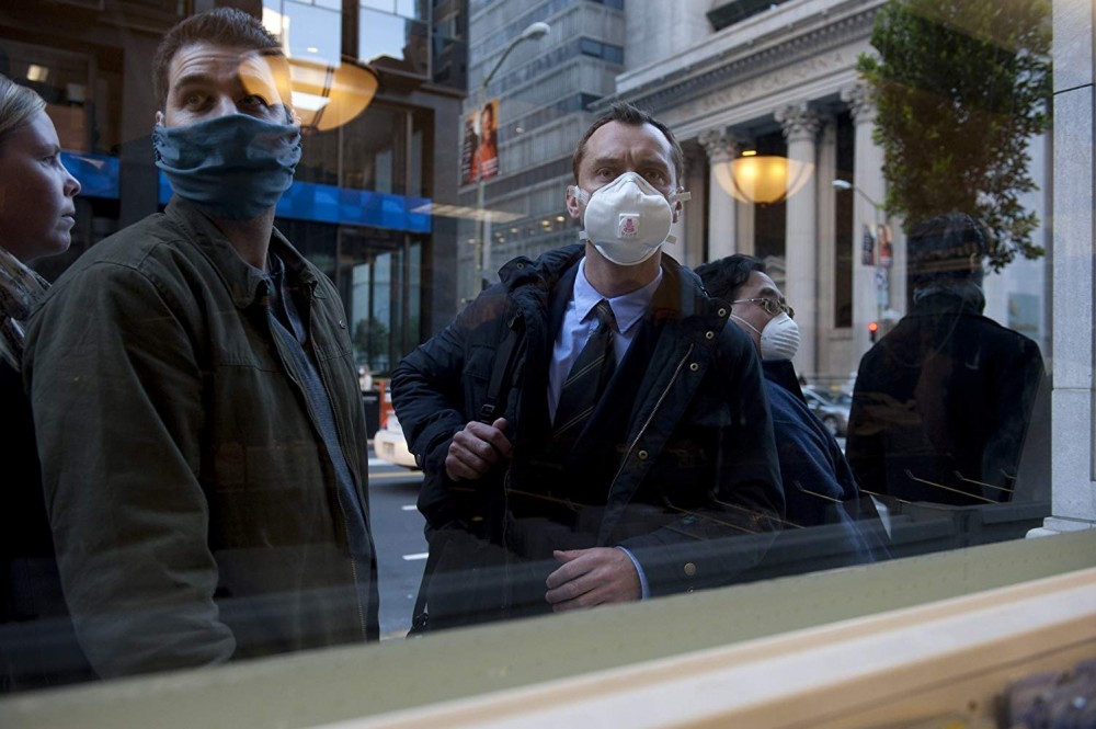 不得不提的就是來自2011年上映的電影《世紀戰疫》(Contagion),電影是以當年香港人永不會忘記的SARS為藍本