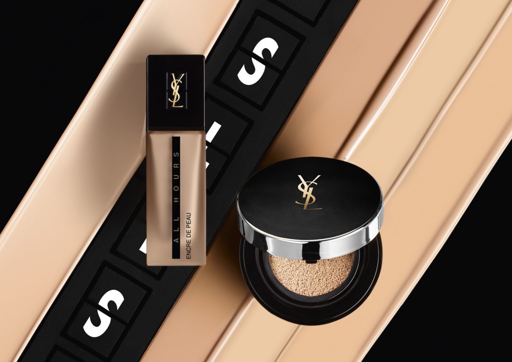 YSL ALL HOURS的粉底系列也是出了名超好用的,其中上年新出的「恆時啞緻氣墊粉底」採用高濃度色素成分