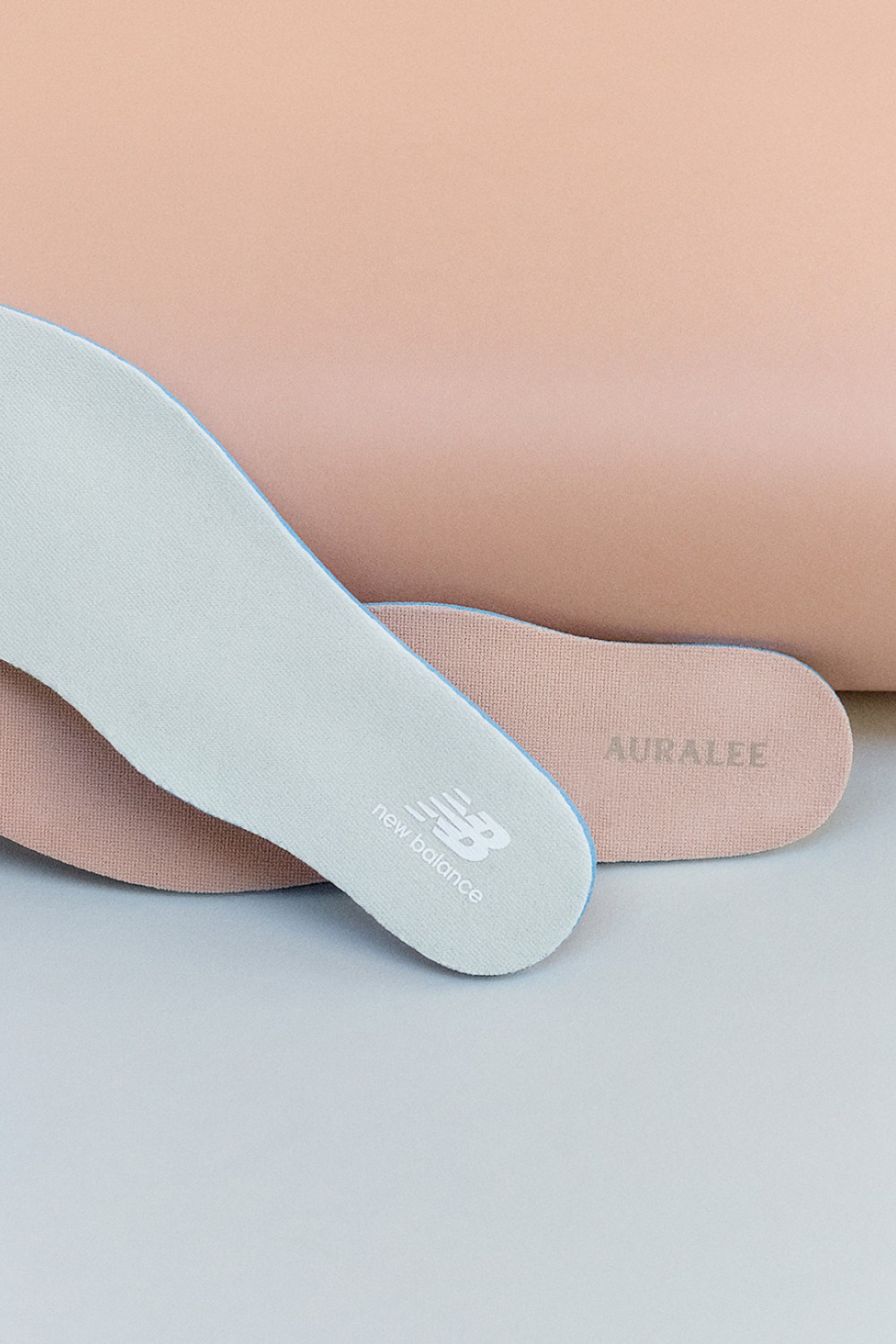AURALEE 聯乘 NEW BALANCE