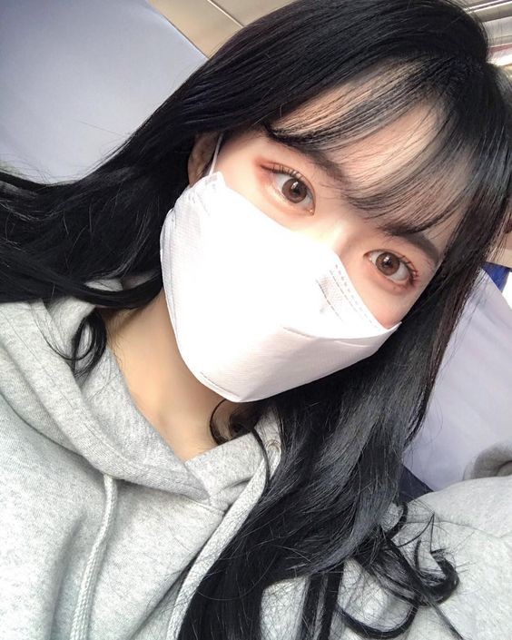 口罩供應非常緊張,市民更是「一罩難求」,這幾個星期多個地方都出現了排隊買口罩的人龍。