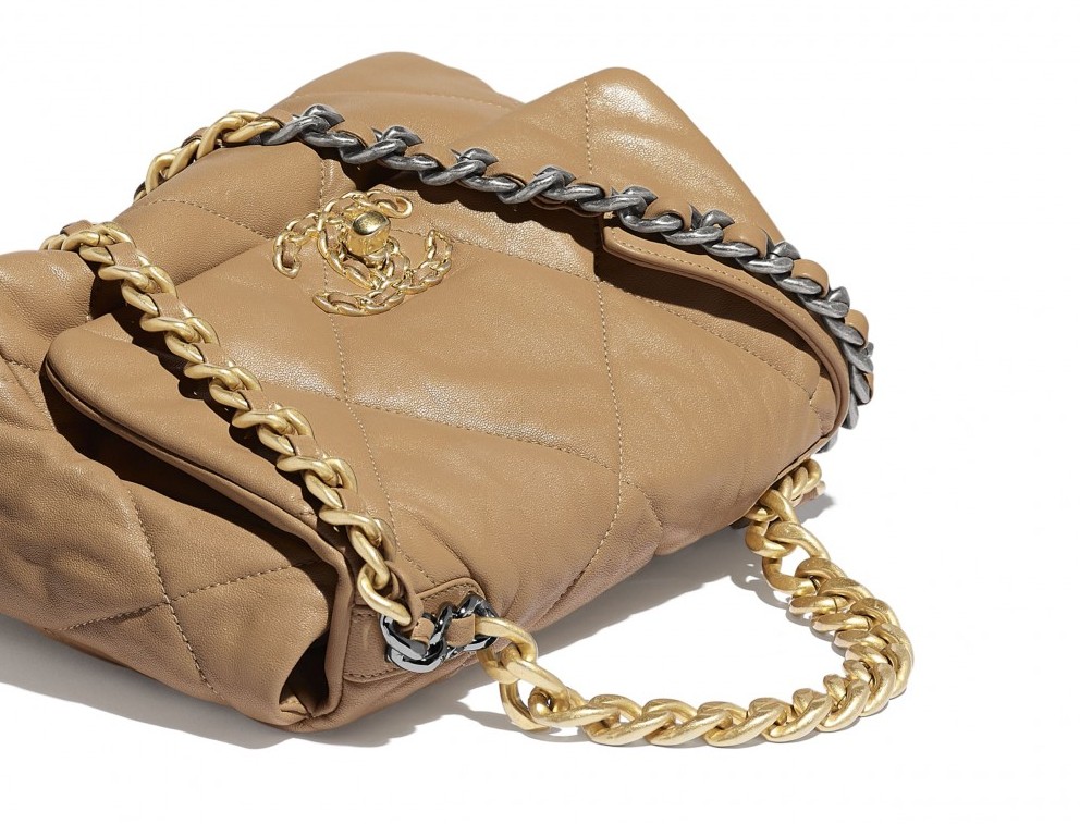 Chanel 19 Flag Bag HK$35,100