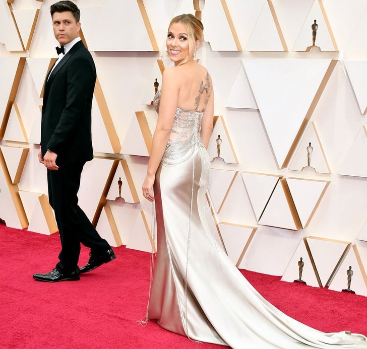 Scarlett Johansson淡雅的妝髮配上仙氣的禮服,站在Colin身邊完美得溫柔的發光