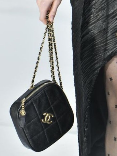 Chanel 2020黑色手袋系列小方句,升值潛力最高的經典黑終於來了!