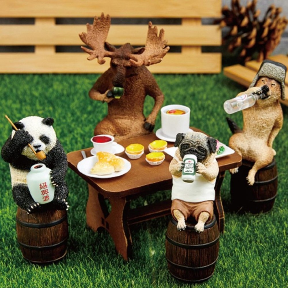 日本AnimalLife 推出「買醉人生」的動物公仔,每隻動物都手拿酒杯,一起把酒談歡的樣子