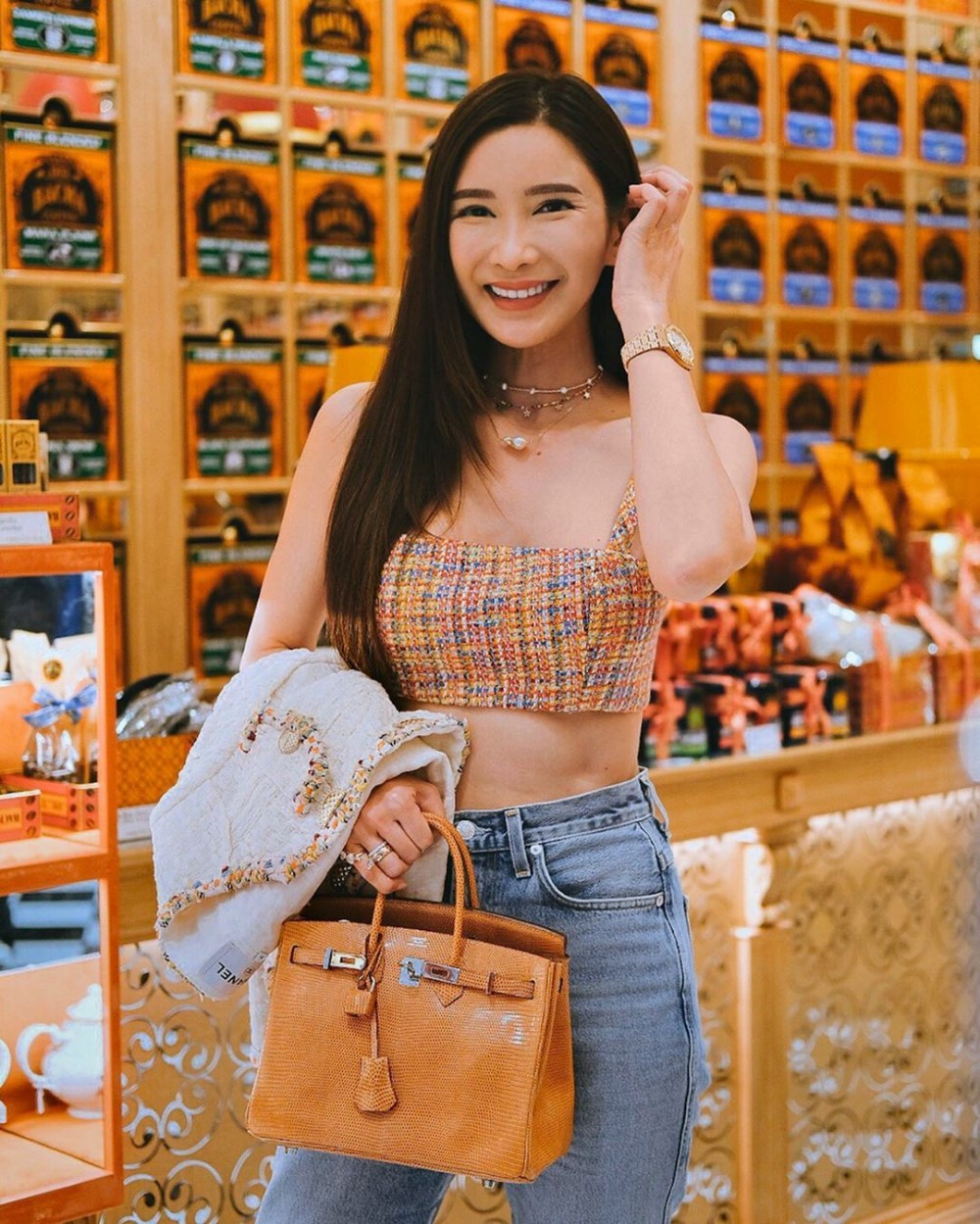 Hermès(愛馬仕)手袋是不少女生夢寐以求的包包,來自新加坡名媛Jamie Chua蔡欣穎就被大家譽為是「世上擁有最多Hermès Birkin手袋」的女人