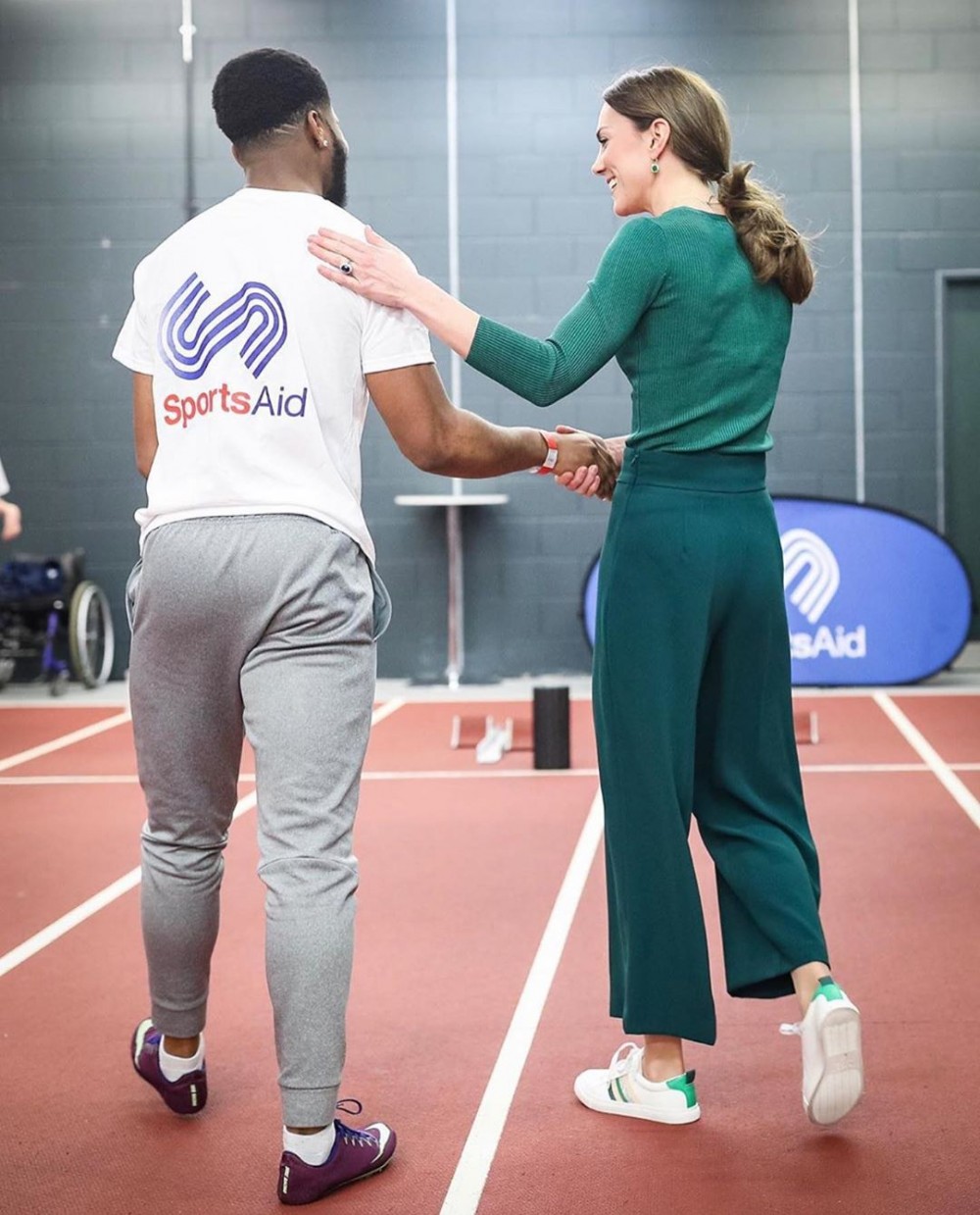 凱特王妃著Zara運動服長寬褲