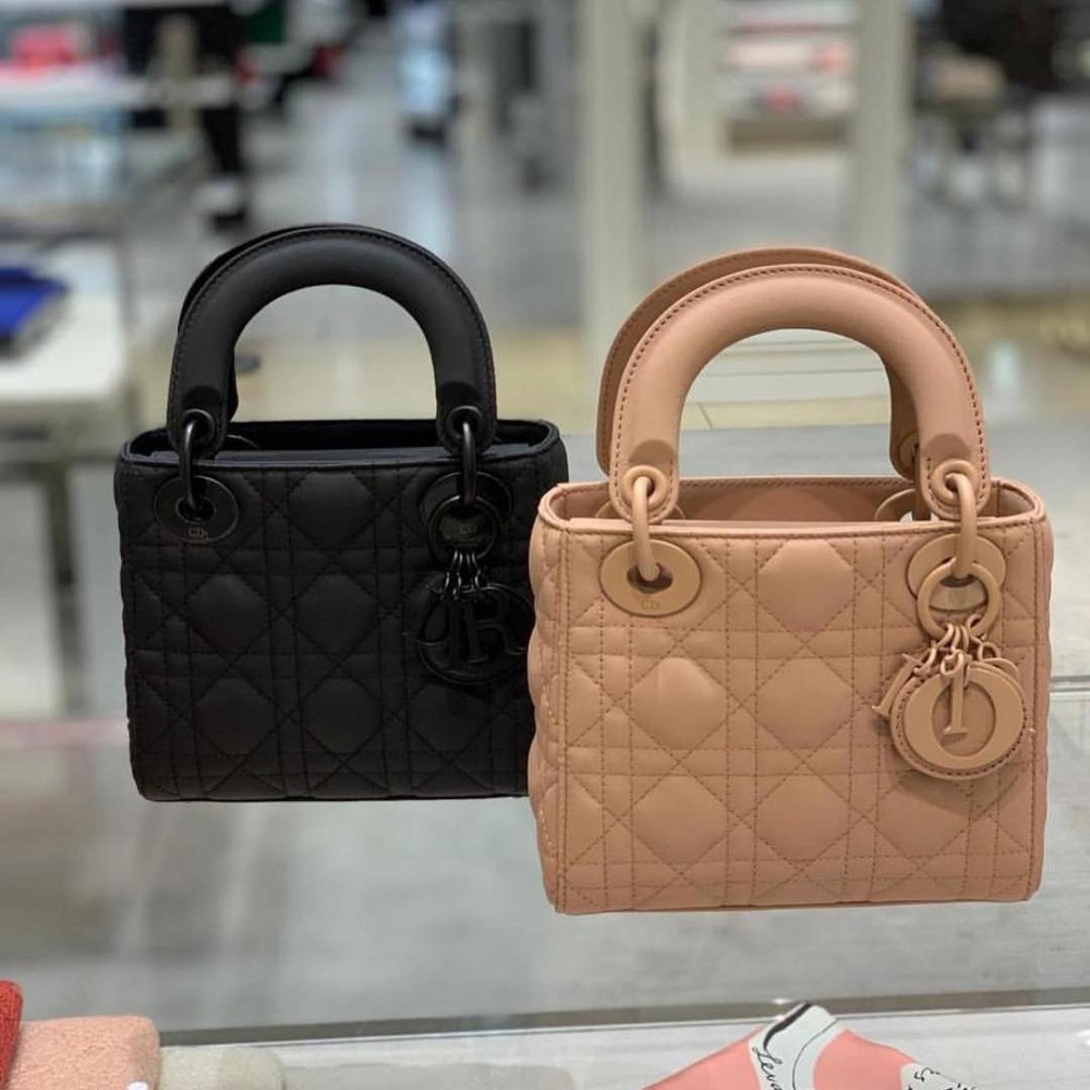 迷你版Lady Dior「柔霧啞光」新色 LADY DIOR MINI MATTE