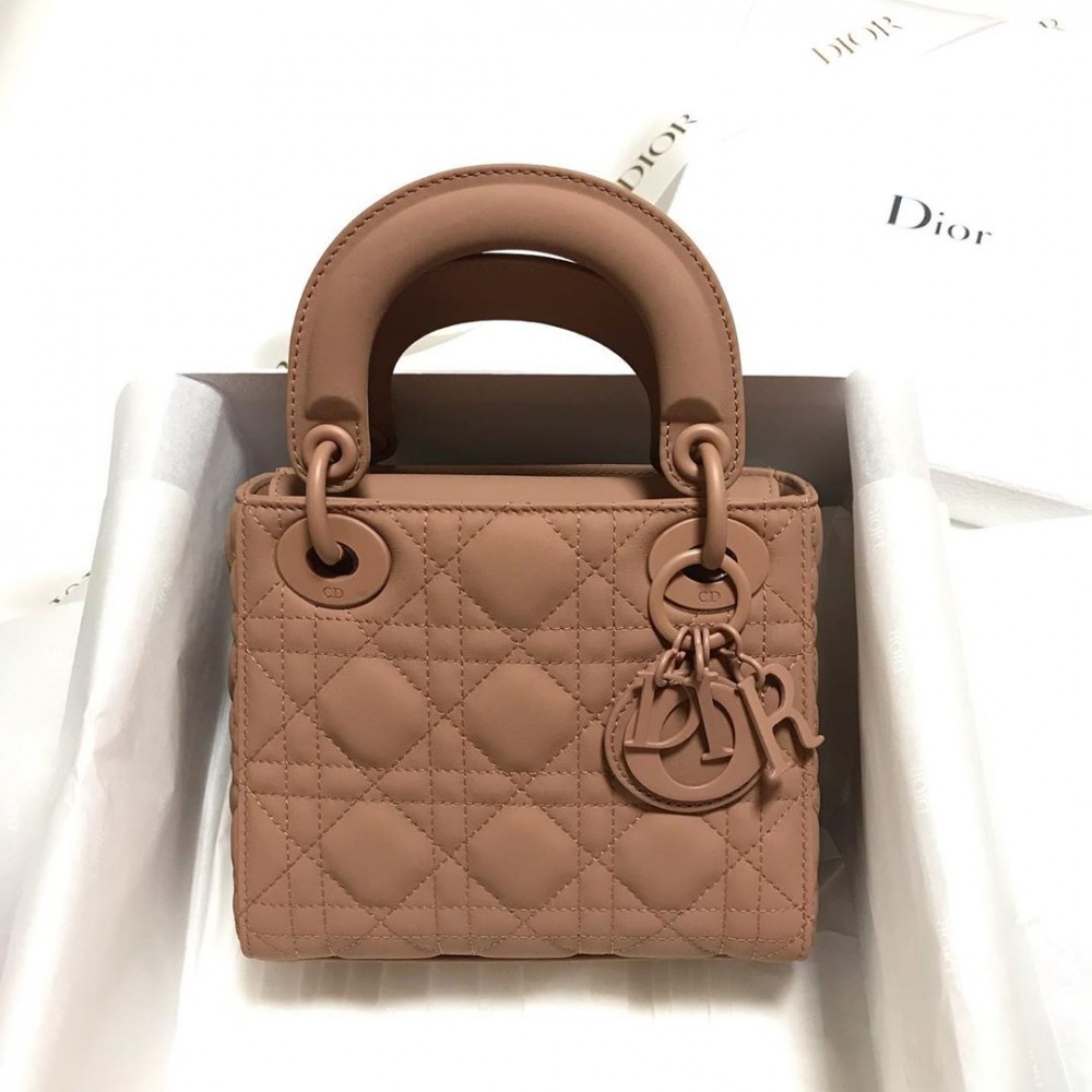 迷你版Lady Dior「柔霧啞光」新色 LADY DIOR MINI MATTE