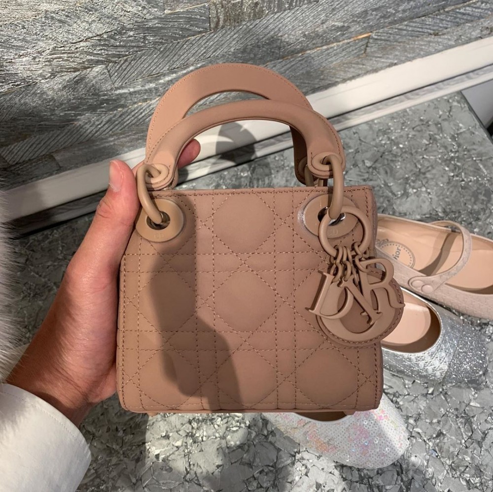 迷你版Lady Dior「柔霧啞光」新色 LADY DIOR MINI MATTE