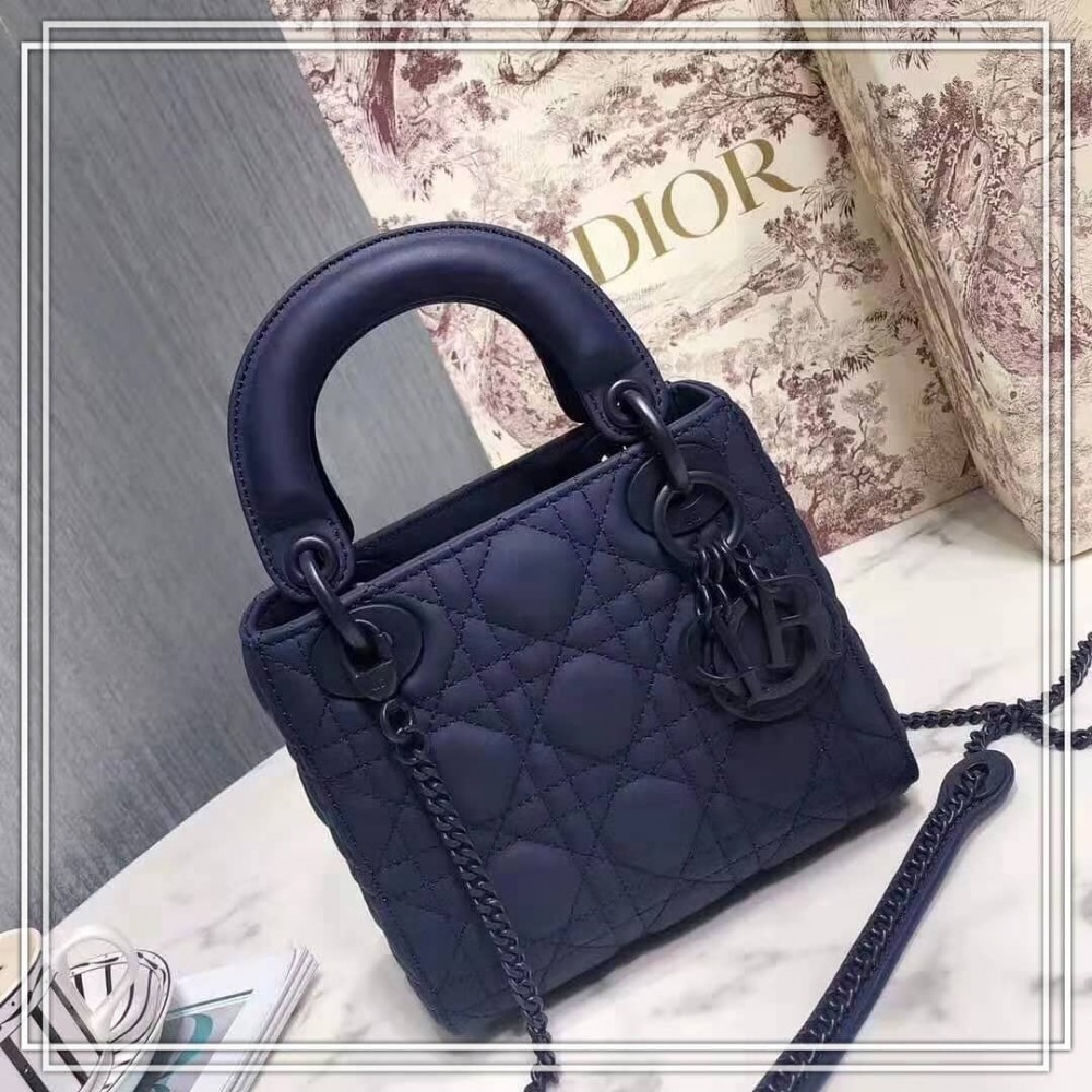 迷你版Lady Dior「柔霧啞光」新色 LADY DIOR MINI MATTE
