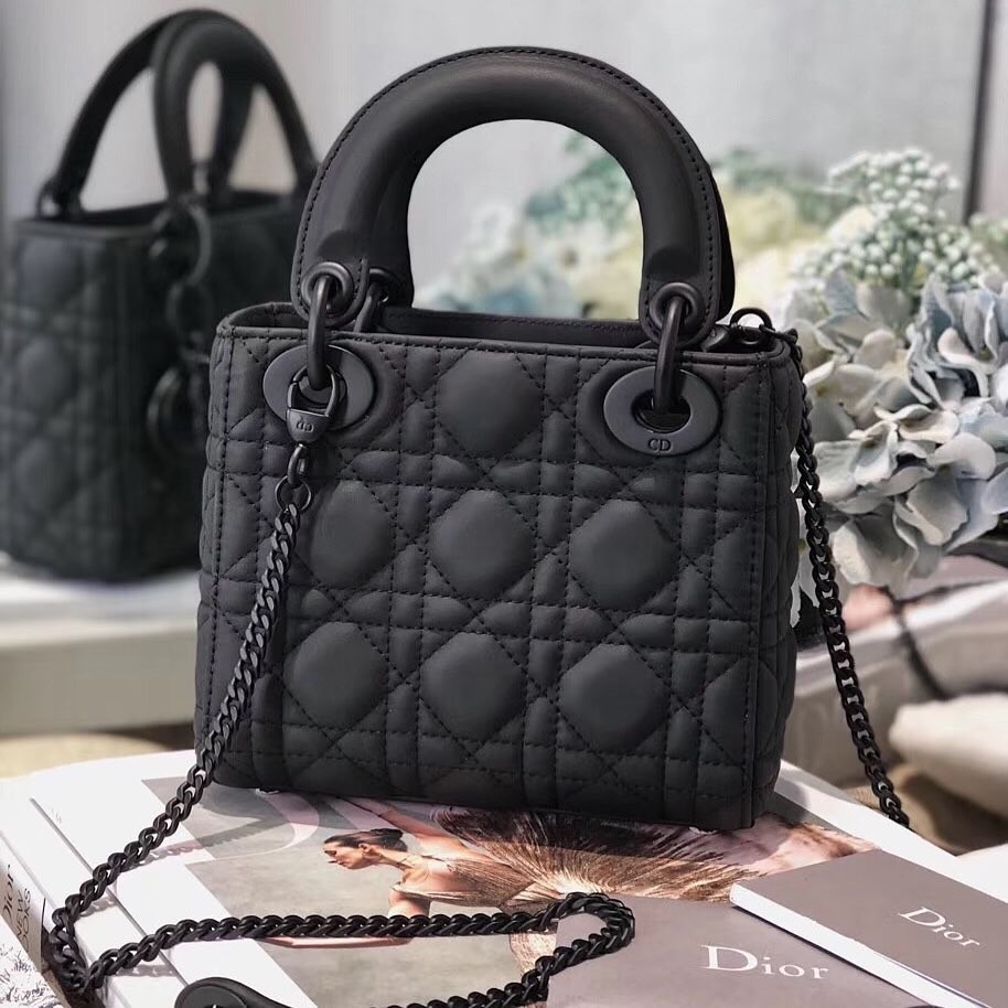 迷你版Lady Dior「柔霧啞光」新色 LADY DIOR MINI MATTE