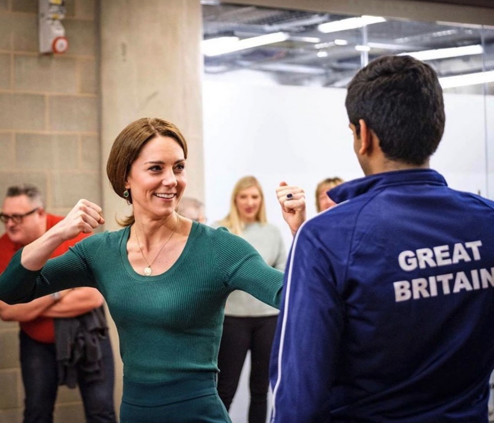 凱特王妃早前到倫敦運動場參加慈善活動，以一身Mango和Zara運動服現身