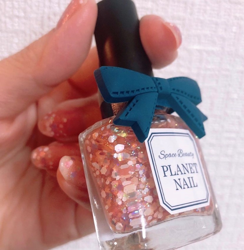 日本PLANET NAIL PLB05 透明淺粉紅色加上華麗閃片