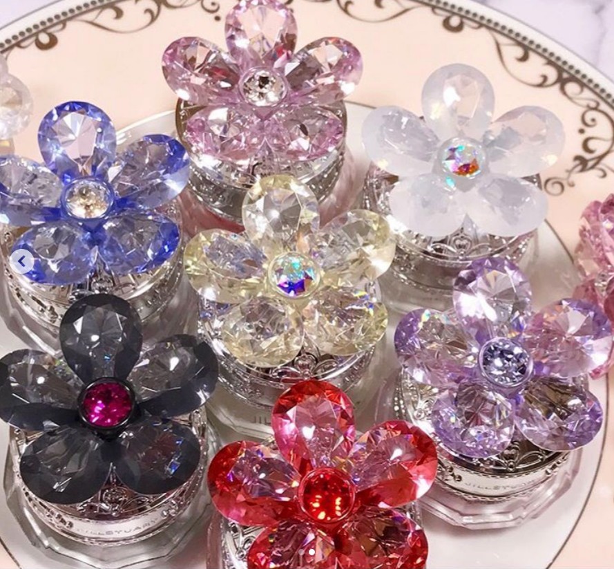JILL STUART每顆鑽石花果凍眼影售2800円+稅