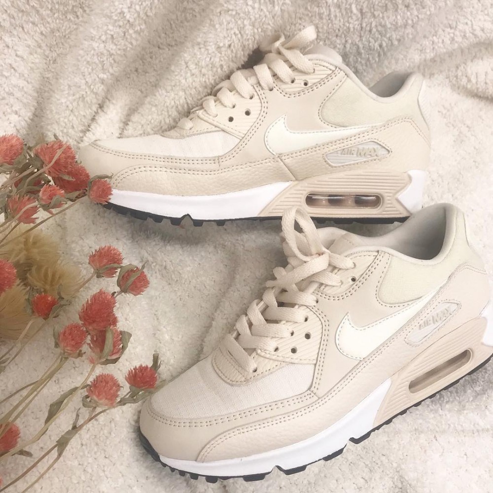 NIKE AIR MAX
