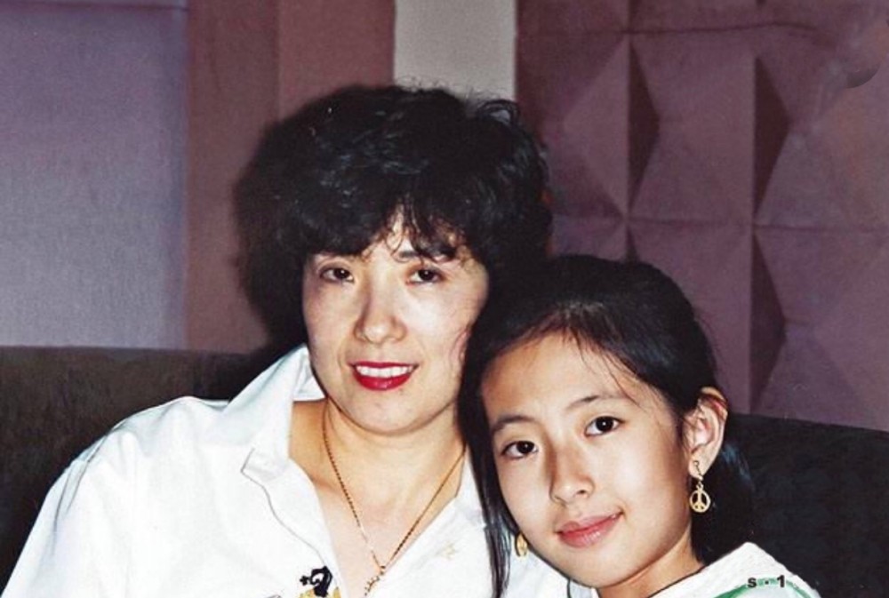 香港女明星童年照 唐詩詠