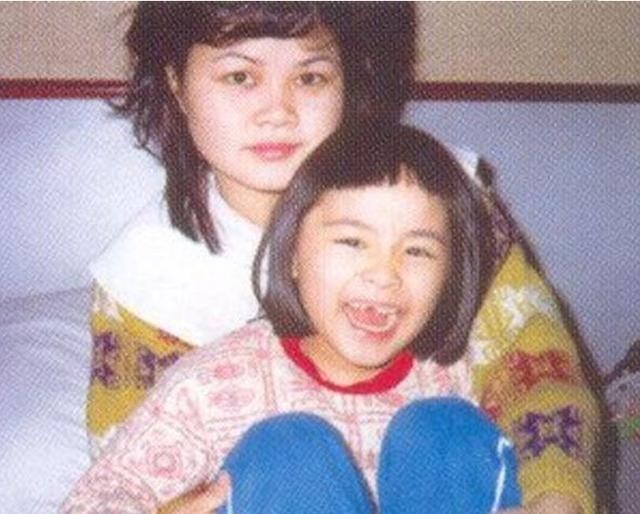 香港女明星童年照 GILL