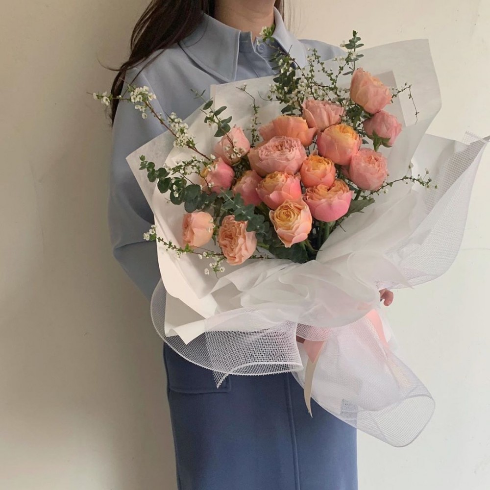 VUVUZELA ROSE是來自荷蘭的玫瑰花品種,日本名字是「珊瑚心」;中文名稱是「溫柔珊瑚心」、「月季花」