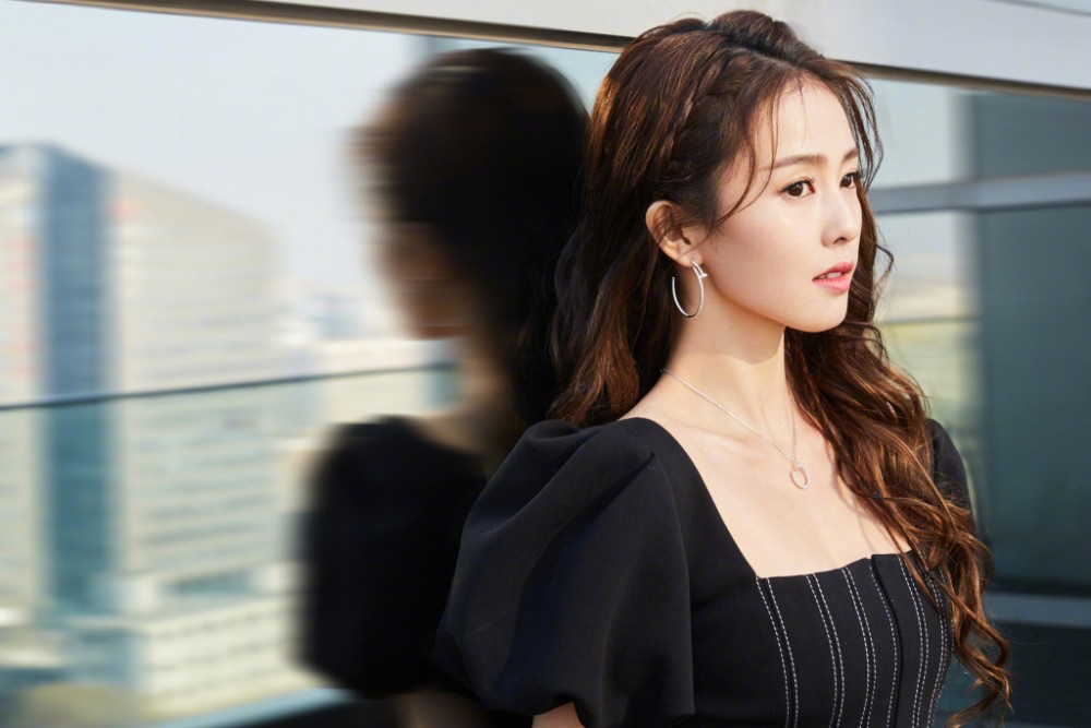 于正旗下女藝人白鹿是大陸版《夫妻的世界》小三人選