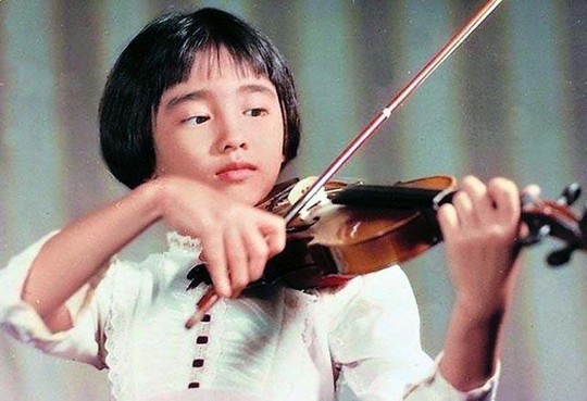 香港女明星童年照 黎姿