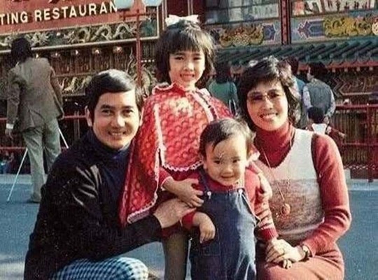 香港女明星童年照 黎姿