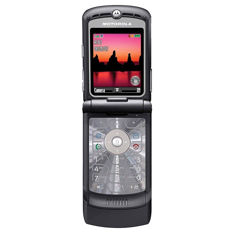 【iPhone 12】80、90後必買過12部經典手機, Motorola RAZR V3