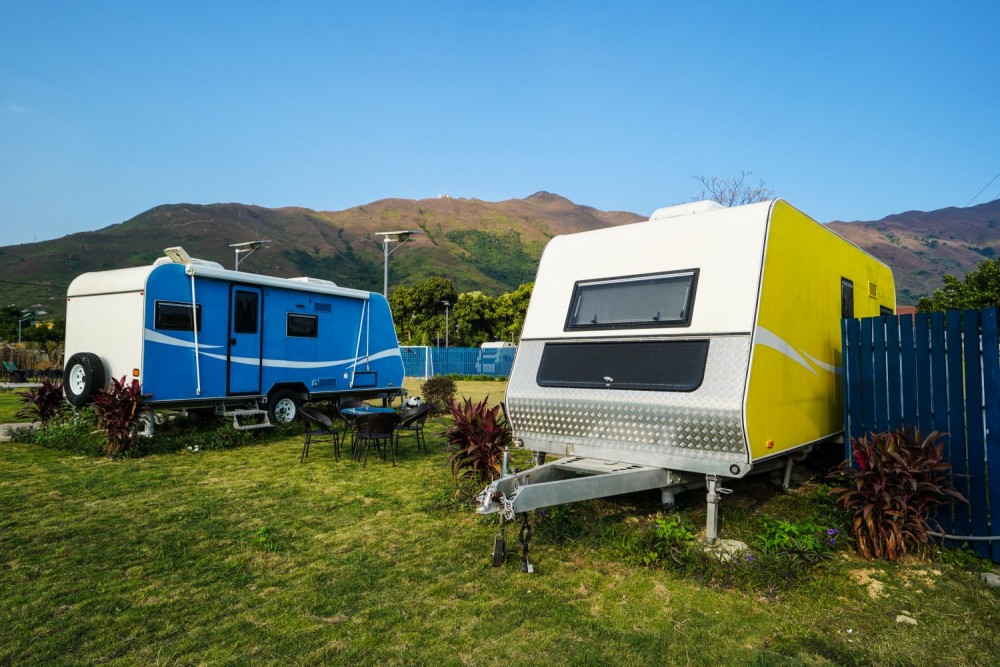 【香港好去處】豪華版「觀星露營車」玻璃窗現浪漫星空!新界Park Nature