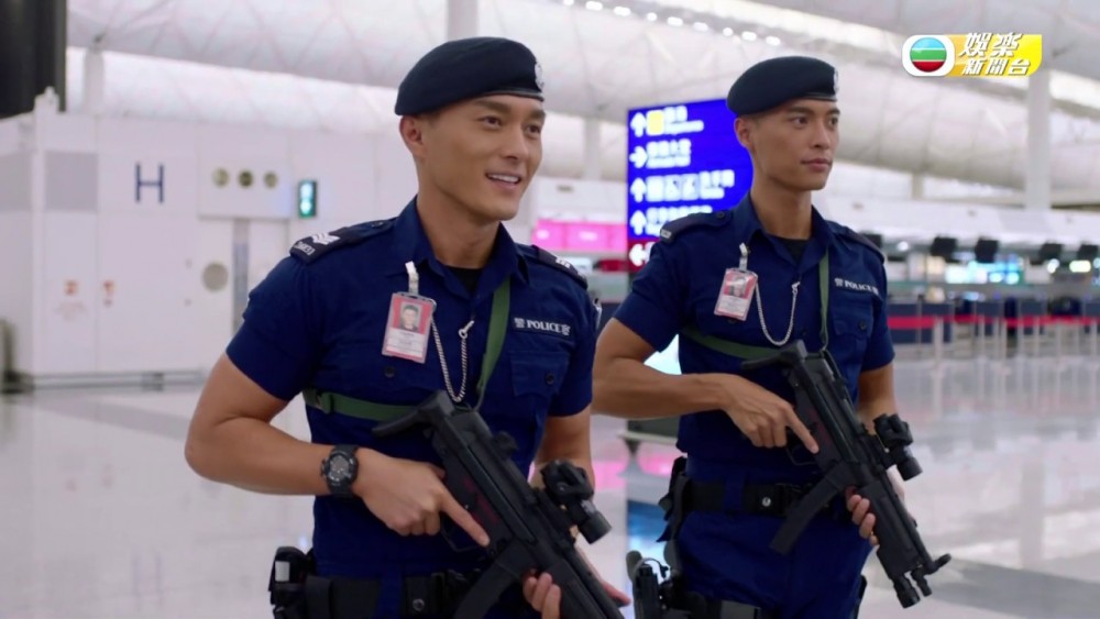 黎振燁背孕妻與朱智賢偷食《機場特警》